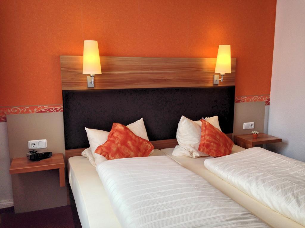 Hotel Cafe Konditorei Koeppel Бинген-на-Рейне Экстерьер фото